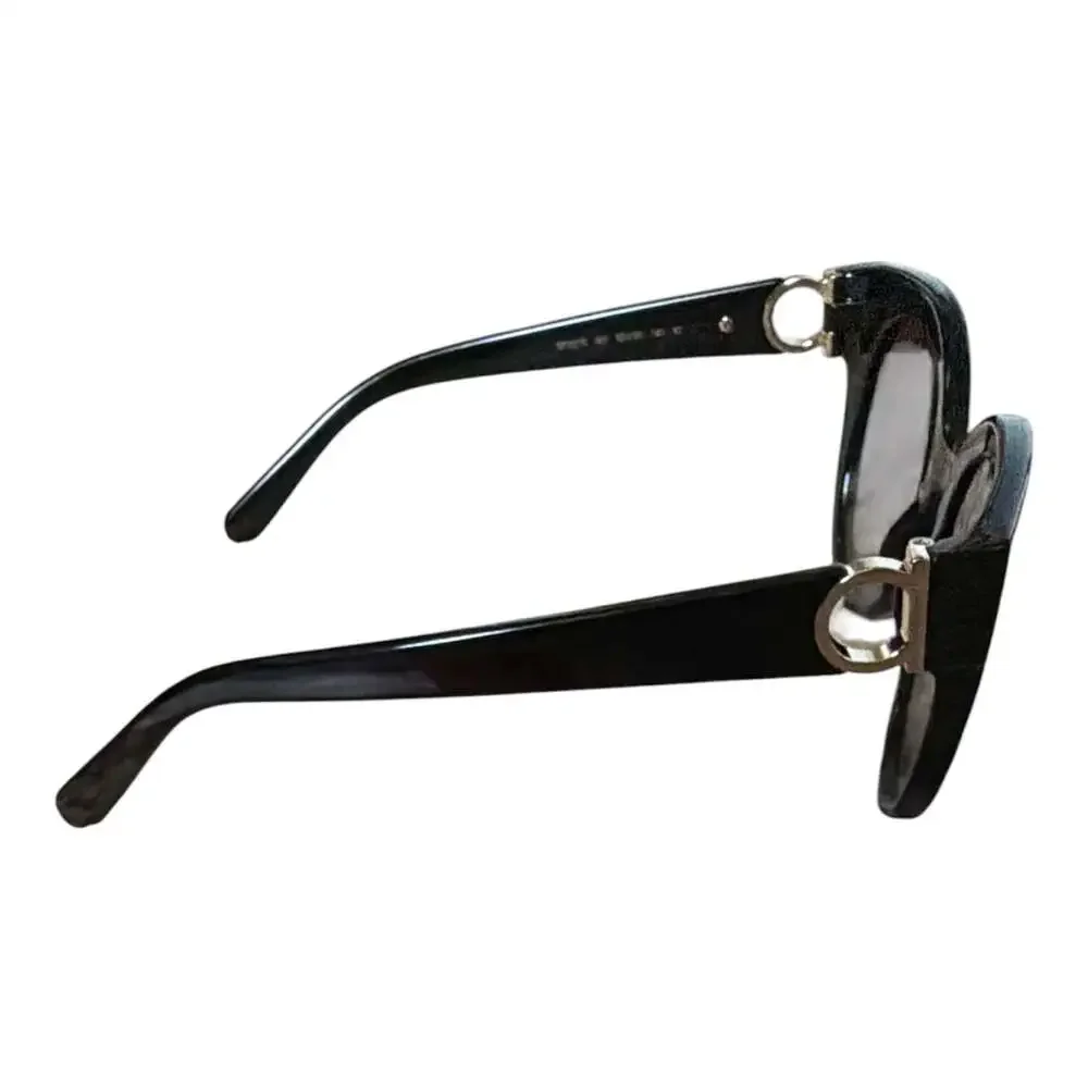 Salvatore Ferragamo silhouette rounded oversized